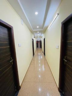Hotel Mythri - Jāmb - 3