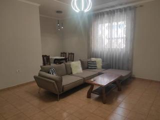 Central 2BR by Kavaja Str, Sleeps 5 ppl - Tirana - 4