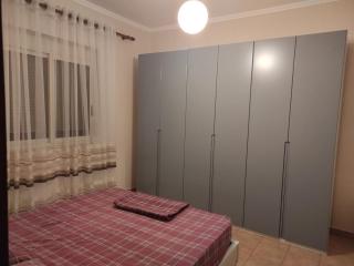 Central 2BR by Kavaja Str, Sleeps 5 ppl - Tirana - 1