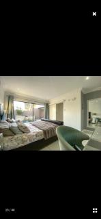 Luxury 3-Bed Retreat with Pool & Jacuzzi 10min from OR Tambo - Kempton Park - 3