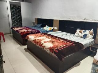 Om Resort Hotel And Restaurant - Jāmb - 5