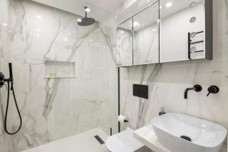 Modern 3 Bed Apartment in Acton, Perfect for Business & Contractors with Free Parking - Londra - 7