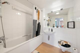 Modern 3 Bed Apartment in Acton, Perfect for Business & Contractors with Free Parking - Londra - 4