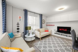 Modern 3 Bed Apartment in Acton by Amber Stays, Perfect for Business & Contractors with Free Parking - Londra - 9