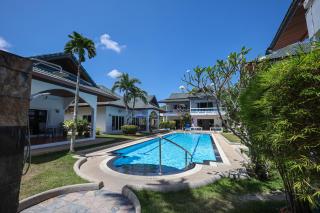 V201 1BR Pool Access Walk to Yanui Beach - 9