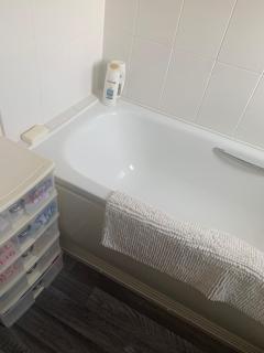 FEMALES ONLY OR Couples for DOUBLE ROOM - near Stonehenge - Oare - 5