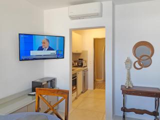 Naxos Town 1 Beach front apartment - 2