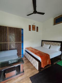 Sri Shakti Hotel and restaurant - Chandrāpuri - 9