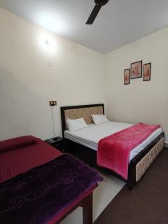 Sri Shakti Hotel and restaurant - Chandrāpuri - 6