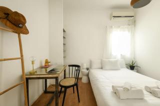 Cozy Green Oasis 2BR Apt a 3 Min Walk from Beach by Sea N' Rent - Tel Aviv - 2