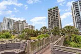 Stylish Escape Oceanview Suite at Meridian Plaza! 1405 - Myrtle Beach - 4