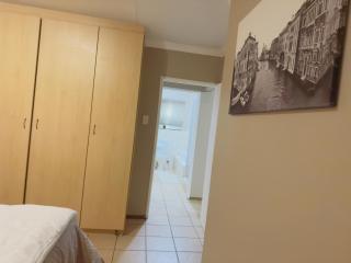 Luxury two bedrooms apartment in Witbank overnight accommodation - Witbank - 8