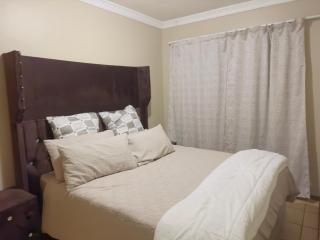 Luxury two bedrooms apartment in Witbank overnight accommodation - Witbank - 6