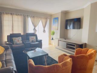 Luxury two bedrooms apartment in Witbank overnight accommodation - Witbank - 4