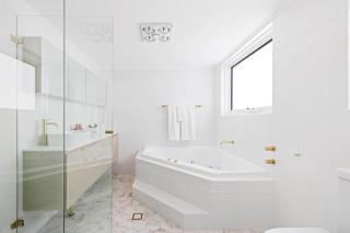 Architect designed Entertainer - Sidney - 2