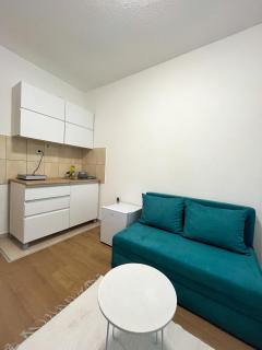 Modern Central Studio - 3 min walk to lake - 5