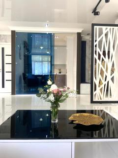 Stylish Apartment near Old Boulevard & Dolphinarium - Batumi - 7