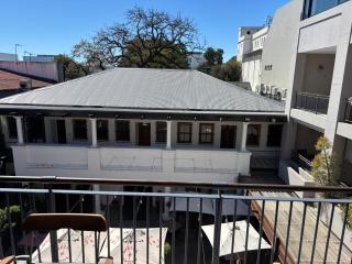 Modern living in central town - Stellenbosch - 9