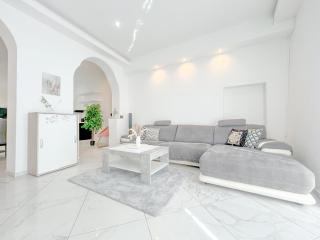 Ricky House - Parcheggio Gratuito - Free Wifii - 0