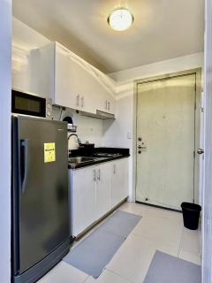 Cozy 1BR Jazz with Balcony, TRIDENT, Bel-air Makati CBD - Manila - 2