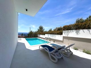 Apartment Petar with pool and sea view - Makarska - 0