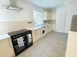 Entire 3 Bedroom House in Durham - - 0