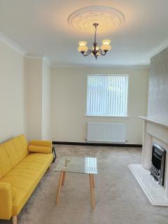 Entire 3 Bedroom House in Durham - - 2