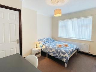 Entire 3 Bedroom House in Durham - - 5