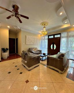 The Nawasena Villa Medan with Private Pool Escape - Sunggal - 4