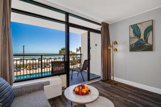 Modern yet Classy Oceanfront Suite in Landmark! 227 - Myrtle Beach - 6
