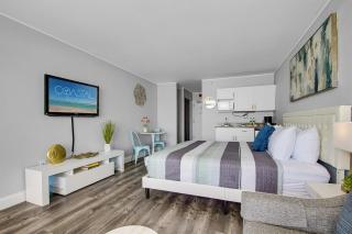Modern yet Classy Oceanfront Suite in Landmark! 227 - Myrtle Beach - 3