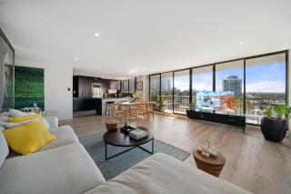 Inner City Harbour Views With Parking - 7