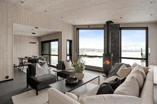 Cabin in stunning surroundings - - 2