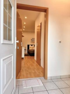 BELLAHOMES Apartments, Ground Floor, Aircondition, Private Parking, Airport 30 min - Erlensee - 8