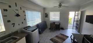 J & B Guesthouse - Durban - 7