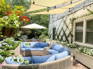 Large yard - Quiet area - 15 min to DC - Falls Church - 0