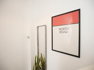 North Rd By N And N Stays Ltd ,Close to the vibrant Gloucester Road, Great Location, Free On street Parking and Free off street parking available between 4pm and 9am Mon to Fri and all weekend - Bristol - 6