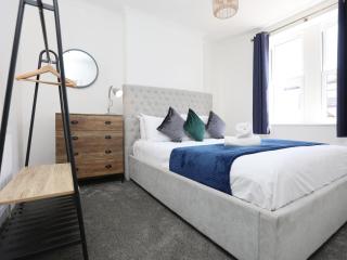 North Rd By N And N Stays Ltd ,Perfect location for contractors and corporate stays, Long stay deals available, Close to the vibrant Gloucester Road, Great Location, Free On street Parking - 6