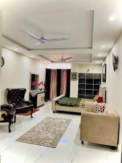 Bin NAFAY Rest Houses - Rawalpindi - 0