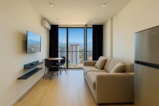 Солнечная квартира с отдельной спальней и панорамным видом на горы Next Apartments - Batumi - 9