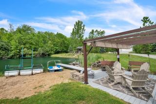 Lakeside Retreat with Hot Tub & Game Room home - Elkhart - 5