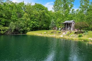 Lakeside Retreat with Hot Tub & Game Room home - Elkhart - 4