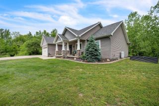 Lakeside Retreat with Hot Tub & Game Room home - Elkhart - 1