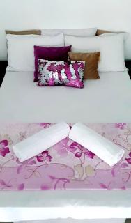Central place close to the beach AC air , WI FI, parking - 2