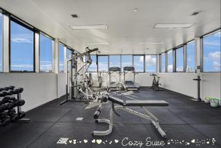 Cozy Suite - Clayton North - 4
