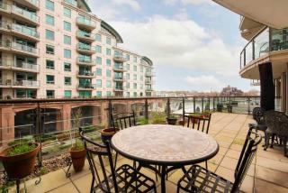 Terraced riverview apartment - 0