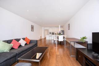 Central 2 Bed Maissonette - 7