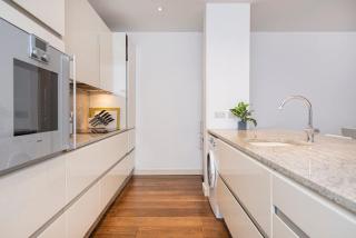 Central 2 Bed Maissonette - 1