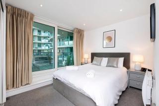 Central 2 bed with Large Terrace - 6