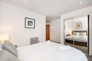 Central 2 bed with Large Terrace - 1
